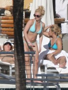 britney-spears-blue-bikini