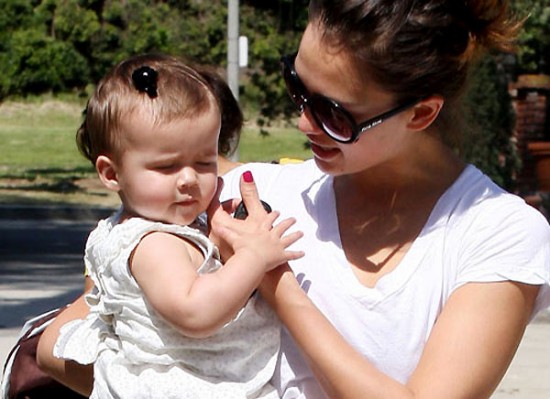 Jessica Alba hot mommy