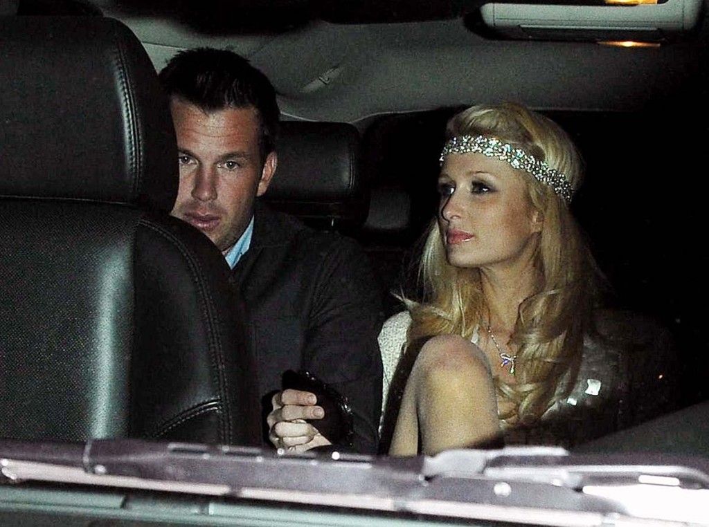 paris-hilton-public
