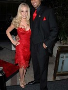 Kendra Wilkinson big cleavage