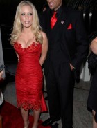 Kendra Wilkinson red carpet