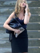 Jennifer Aniston kiss