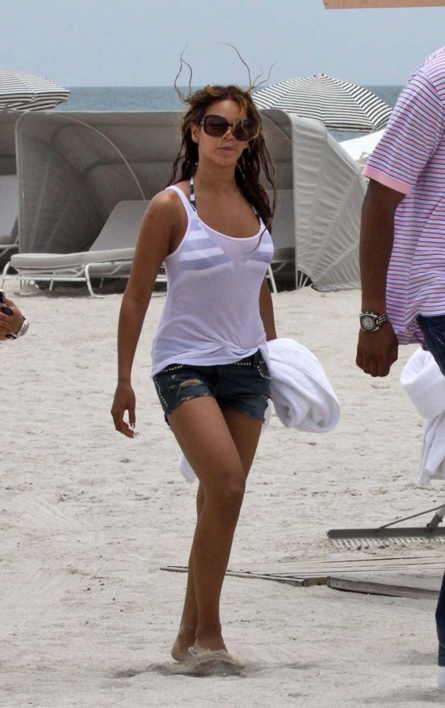 Beyonce Knowles short shorts