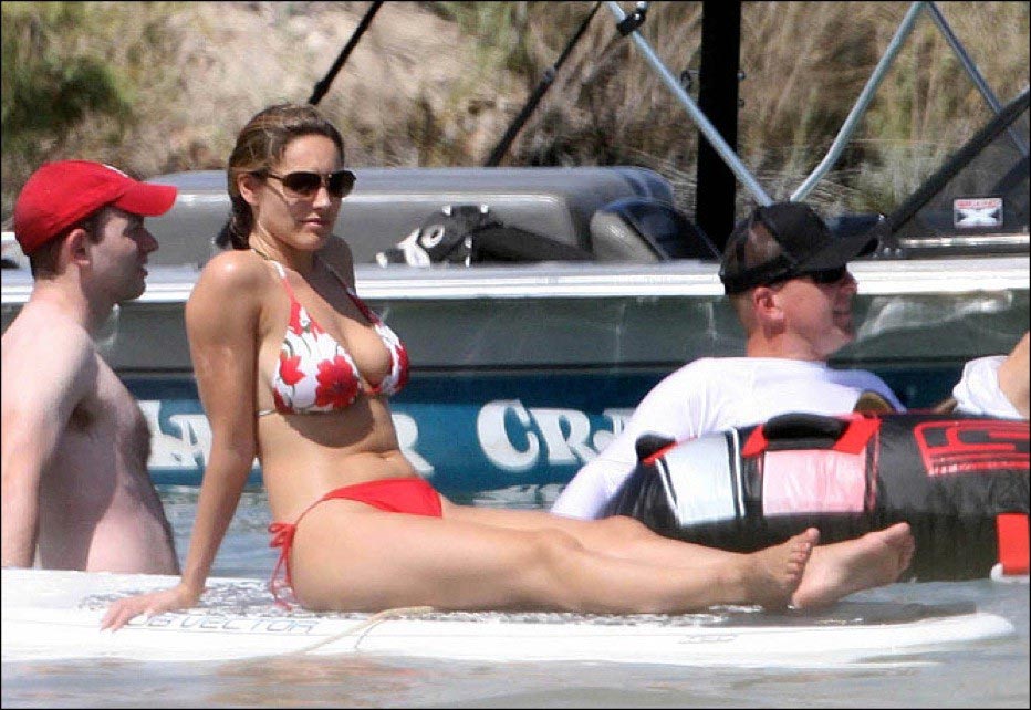 Kelly Brook big tits Kelly Brook big tits