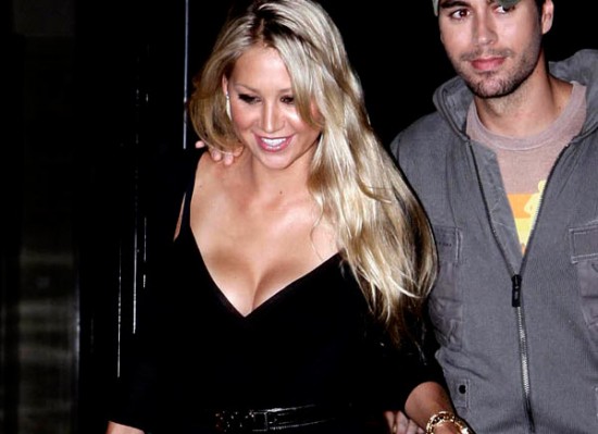 Anna Kournikova cleavage