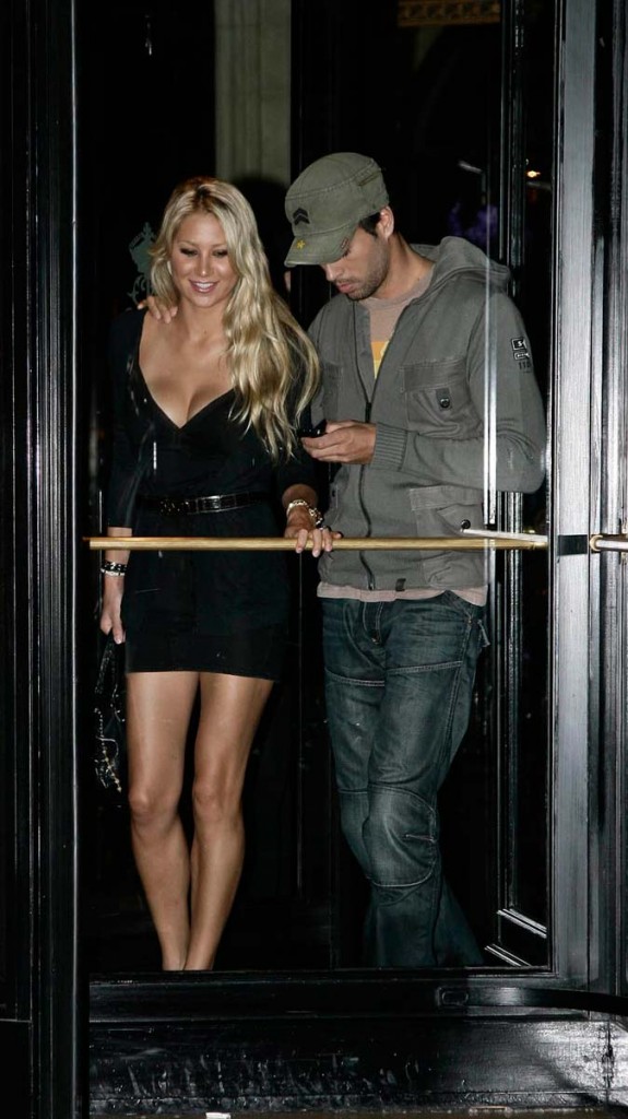 Anna Kournikova long legs