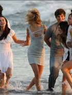 AnnaLynne McCord nipple slip AnnaLynne McCord nipple slip