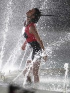 Katy Perry wet