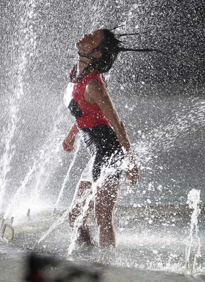 Katy Perry wet