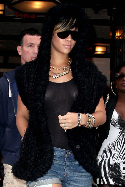 Rihanna nipple ring Rihanna nipple ring