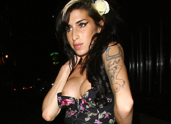 Amy Winehouse topless Amy Winehouse topless