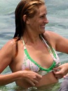 julia-roberts-bikini-4