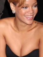 Rihanna cleavage Rihanna cleavage