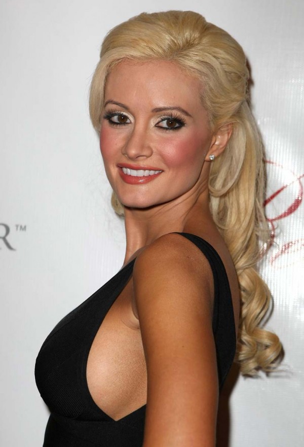 Holly Madison sideboob Holly Madison sideboob