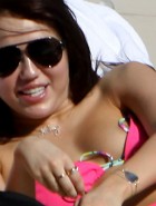 Miley Cyrus nipple slip