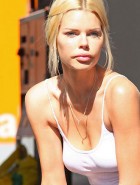 Sophie Monk pumps
