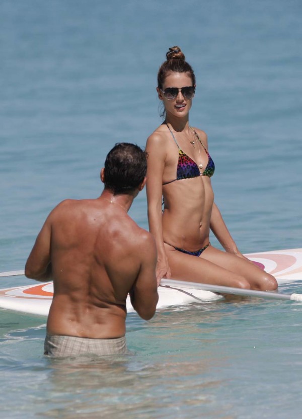 Alessandra Ambrosio hot ass Alessandra Ambrosio hot ass
