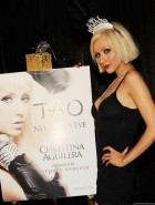 Christina Aguilera leggy Christina Aguilera leggy