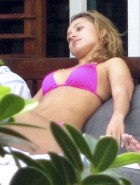 Hayden Panettiere pink bikini Hayden Panettiere pink bikini