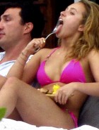 Hayden Panettiere pink bikini Hayden Panettiere pink bikini
