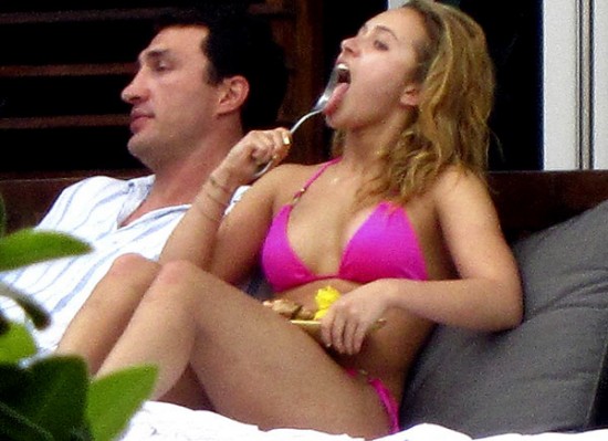 As I sadhere are Hayden Panettiere bikini pictures 