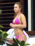 Hayden Panettiere pink bikini Hayden Panettiere pink bikini