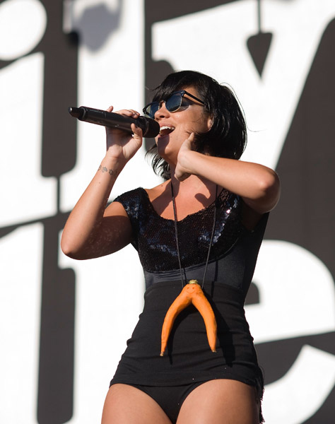 Lily Allen booty