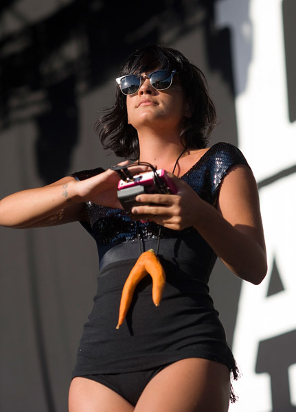 Lily Allen booty