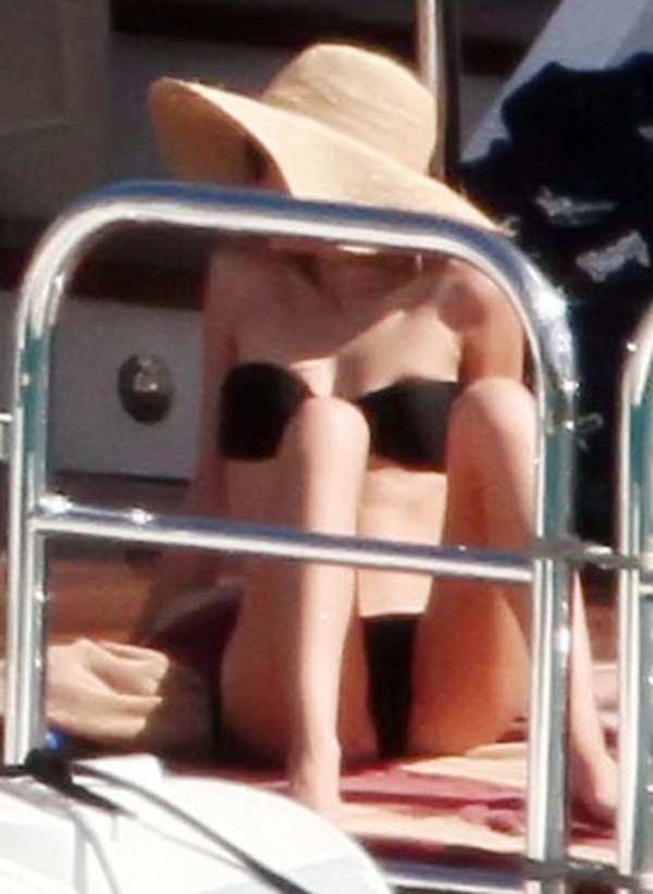Miranda Kerr bikini