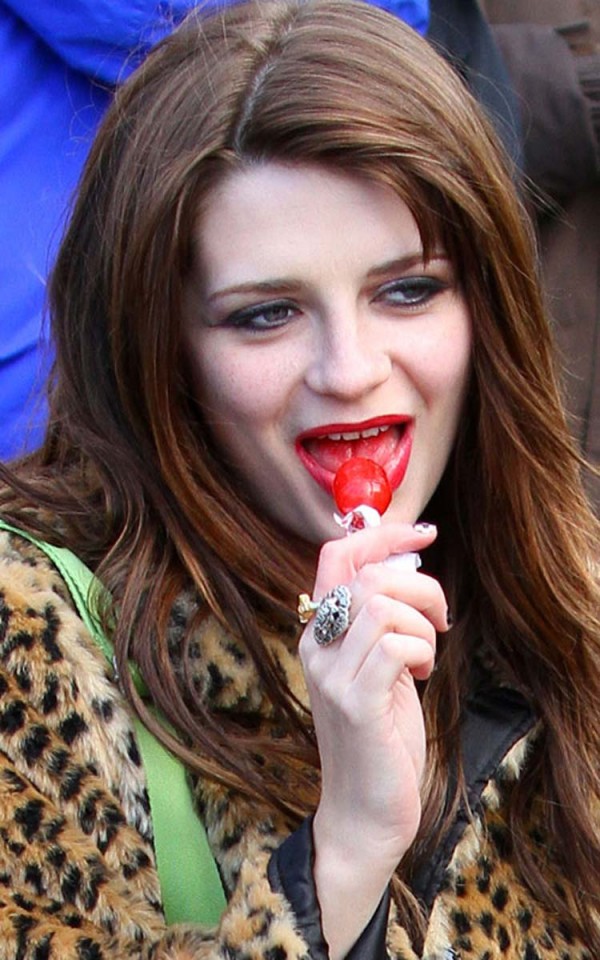 Mischa Barton cleavage Mischa Barton cleavage