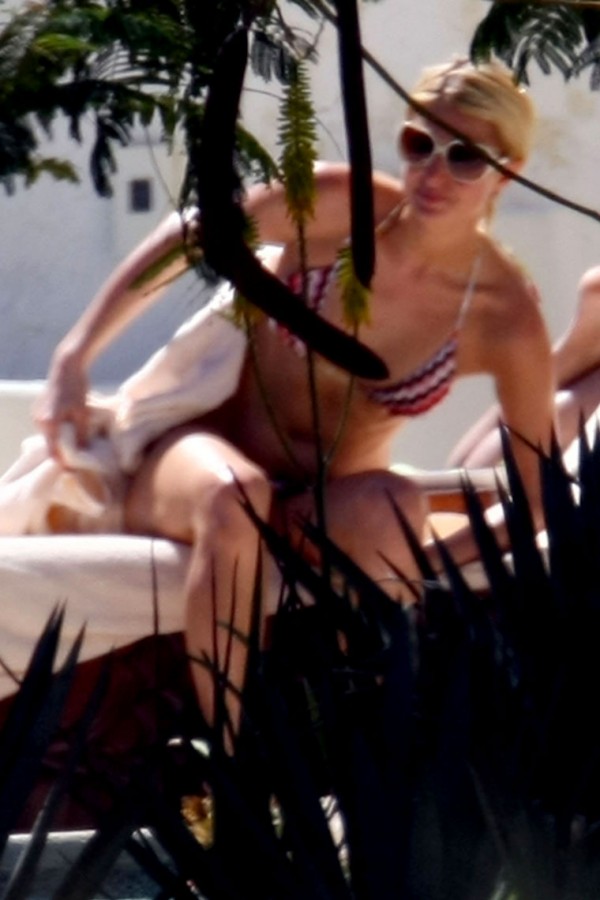 Paris Hilton hot Paris Hilton hot