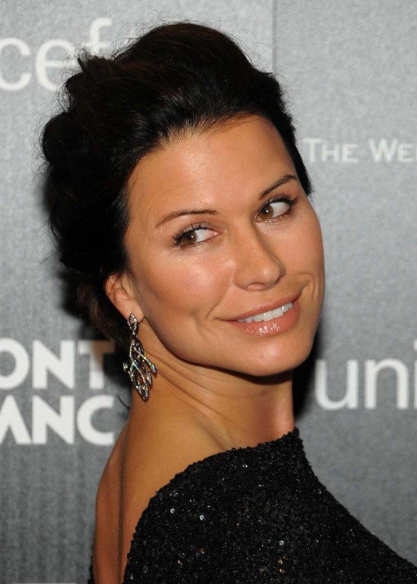 Rhona Mitra sexy