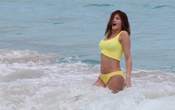 Stephanie Seymour topless Stephanie Seymour topless