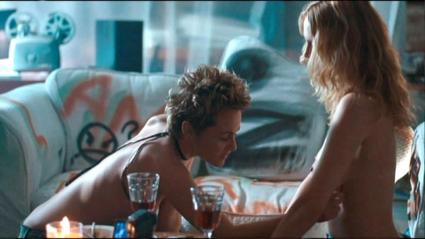 heather-graham-lesbian heather-graham-lesbian