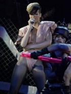 Rihanna masturbates