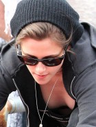 Kristen Stewart cleavage