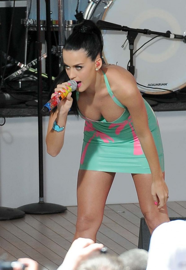 Katy Perry upskirt cleavage