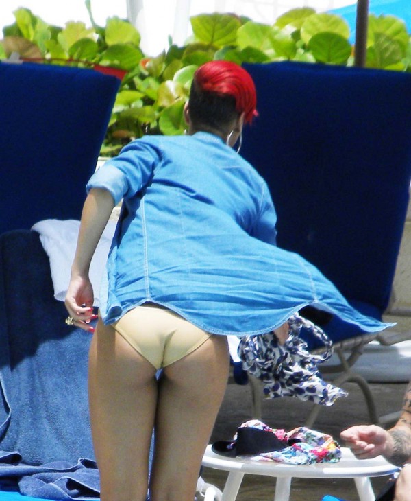 Rihanna booty Rihanna booty