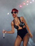 Rihanna hot