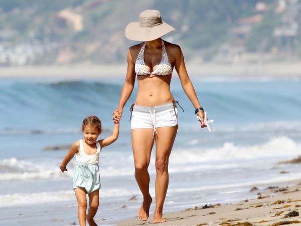 Halle Berry hot in bikini Halle Berry hot in bikini