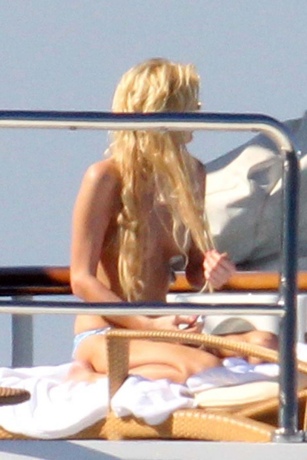 Paris Hilton nipples