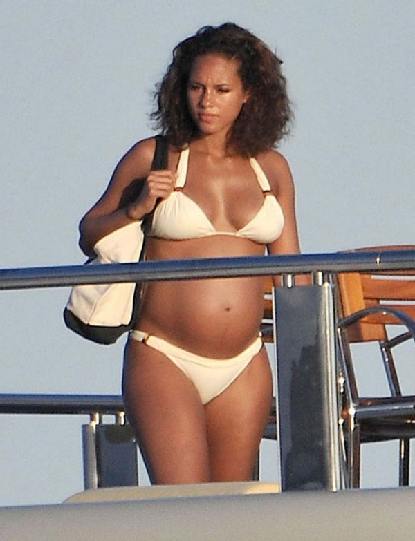 Alicia Keys boobs Alicia Keys boobs