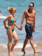 Britney Spears nipples in a bikini