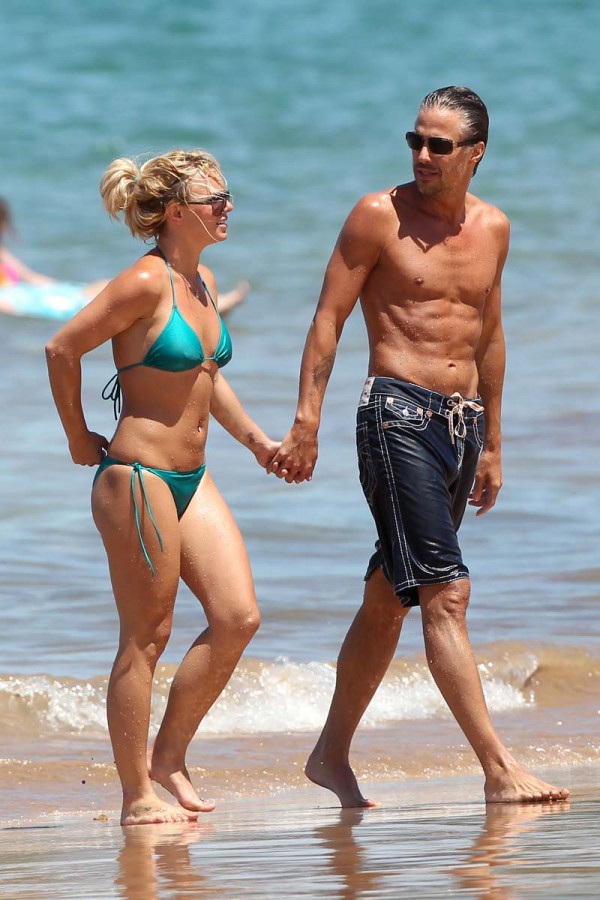 Britney Spears nipples in a bikini