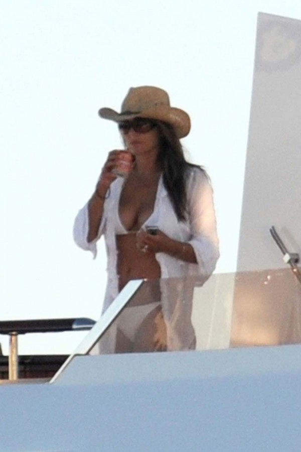 Elizabeth Hurley white bikini