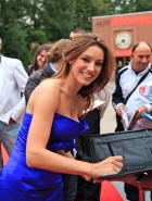 Kelly Brook cleavage