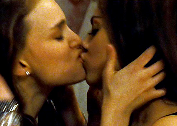 Here's something I've waited a long timesome celeb lesbian action 