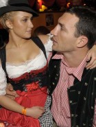 Hayden Panettiere cleavage