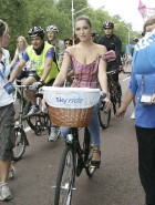 Kelly Brook hot