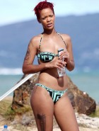 Rihanna hawaii